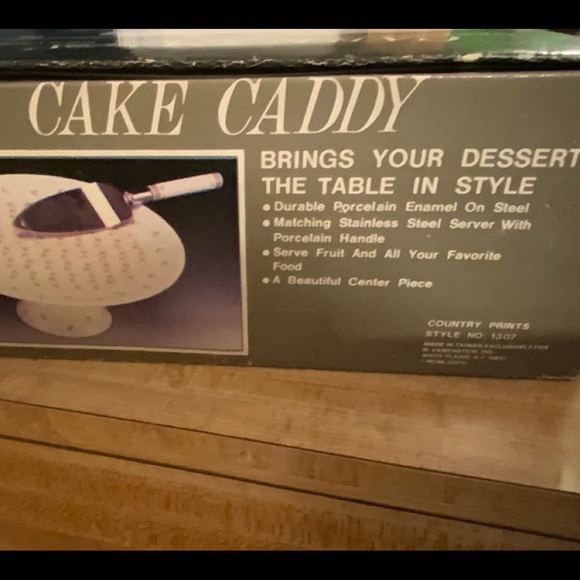 Cake Caddy 🎂 - Picture 2 of 3